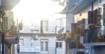 Incendio in appartamento, l'AVERS evita il peggio