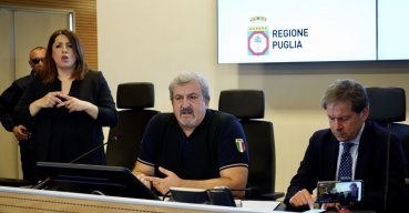 Coronavirus: fughe dal Nord, Emiliano firma ordinanza