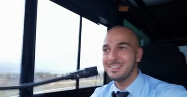 Principio di incendio su bus, autista sannicandrese salva tutti