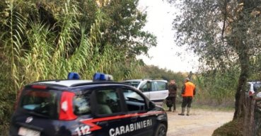 Tragedia di caccia, spara al cinghiale ma uccide l'amico