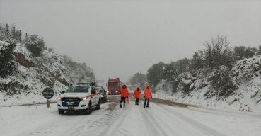 Maltempo, auto senza catene intralciano soccorsi