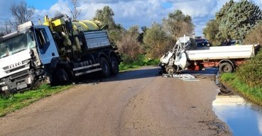 Incidente tra due camion sulla SP 42, un ferito grave