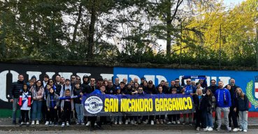 50 sannicandresi in campo con lo scudetto a San Siro