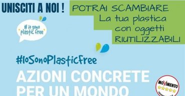 Il M5S lancia il "io sono plastic free"