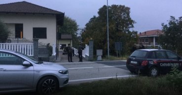 Spari contro la villetta a Montalenghe, arrestati padre e figlio