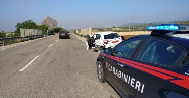 Grave incidente sulla SS693, tre auto coinvolte