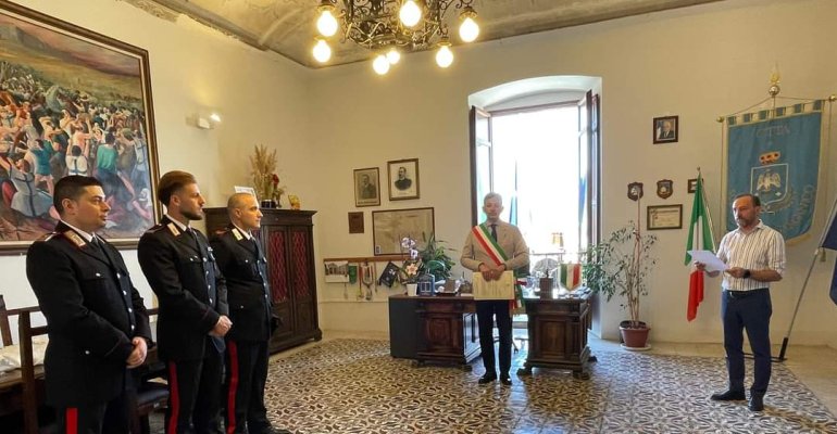 Conferimento encomio a tre carabinieri della locale stazione